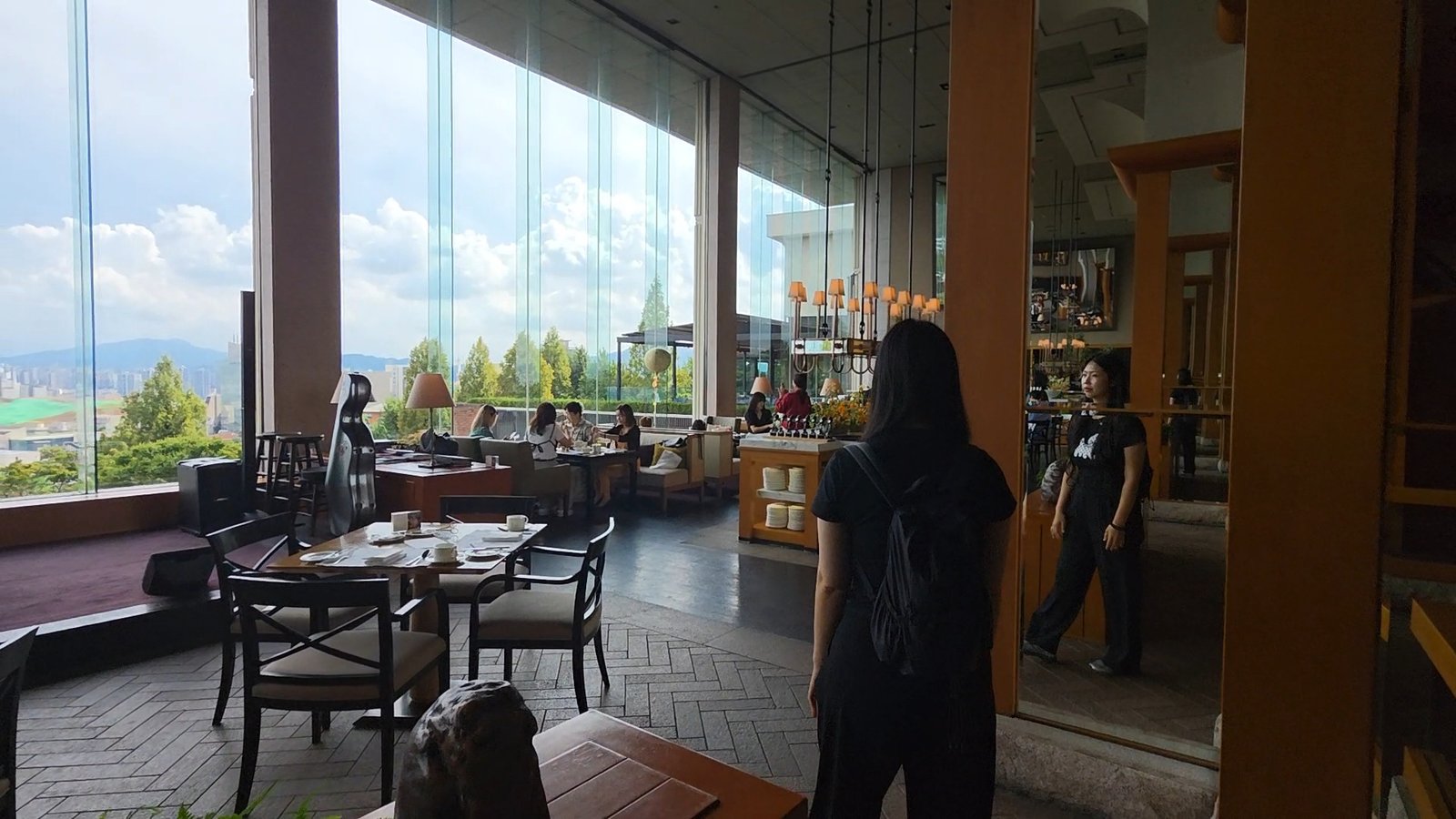 Wide view of the Grand Hyatt Seoul lounge